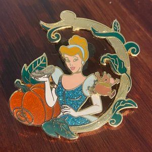 2006 Cinderella Pumpkin Gus Gus Disney Parks Pin